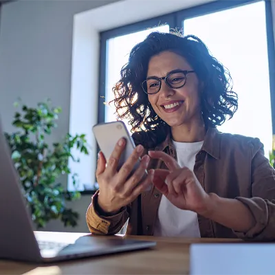 Une connexion internet professionnelle performante : Fibre Pro mutualisée, Fibre Pro Dédiée , 4G & 5G Unovia